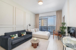 Dubai Studio - Trendy Interiors - City Views